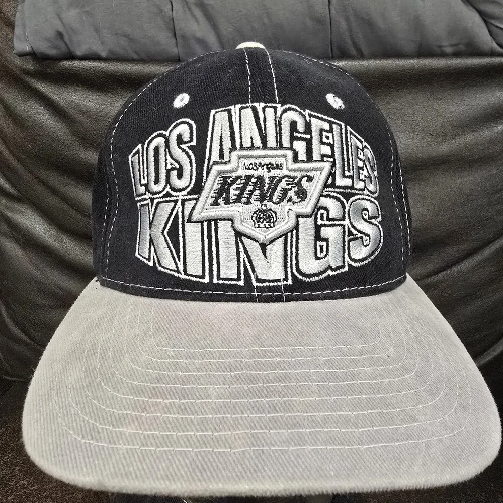 Vintage STARTER Black and Gray Los Angeles Kings Hat - Picture 2 of 5